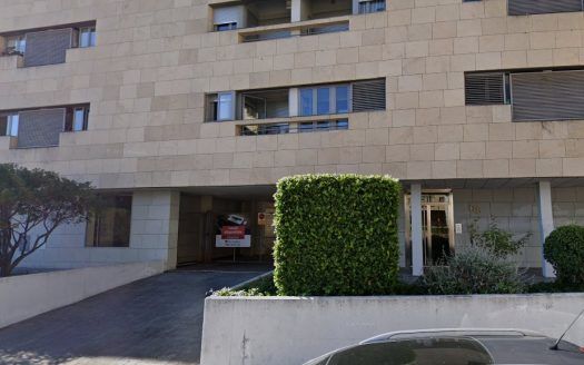 Plazas de parking en venta junto a Carrefour