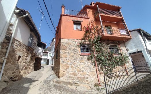 Preciosa casa en venta en el Valle del Jerte