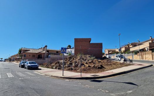 Terreno urbano en esquina en Ciudad Jardín