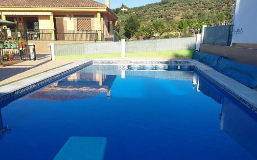 Espectacular vivienda a escasos metros de Plasencia, en la Sierra de Santa Bárbara.