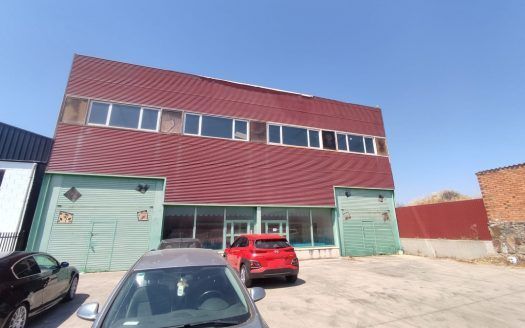 Nave industrial a la venta en Las Capellanías, Cáceres