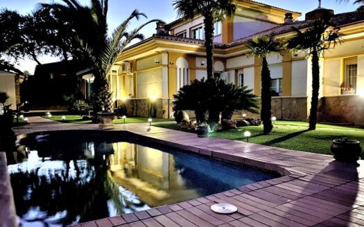 Fantástico chalet en venta, en la urbanización Valle del Jerte (Plasencia)