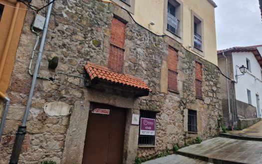 Hotel en venta, en Baños de Montemayor