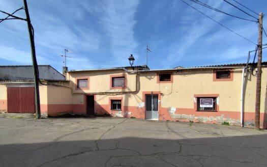Espaciosa Casa en Venta en el Centro de Abertura – A Solo 20 Minutos de Trujillo