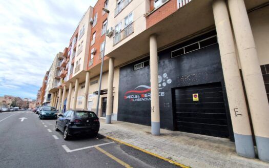 Local en alquiler junto a la Estación de autobús de Plasencia