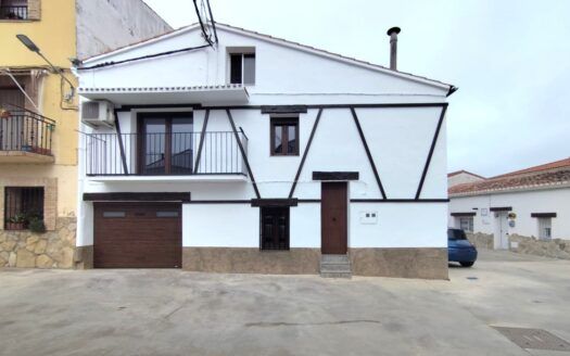 Venta de Casa Reformada en Carcaboso