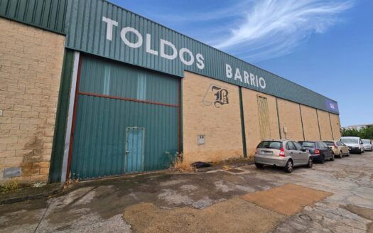 Espaciosa nave en venta en Plasencia – Excelente ubicación comercial