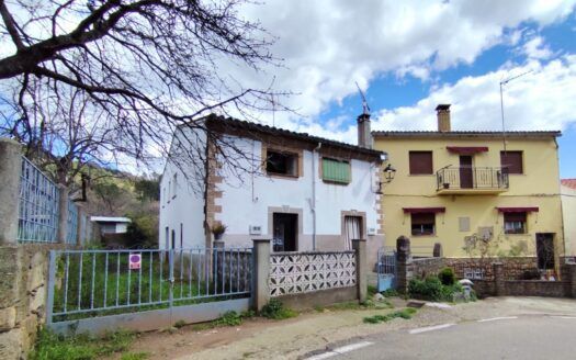 Encantadora vivienda de dos plantas con jardín en Torre de Don Miguel