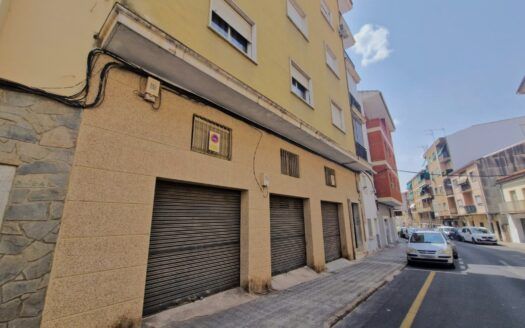 Garaje Cerrado en Venta – Ronda del Salvador, Plasencia