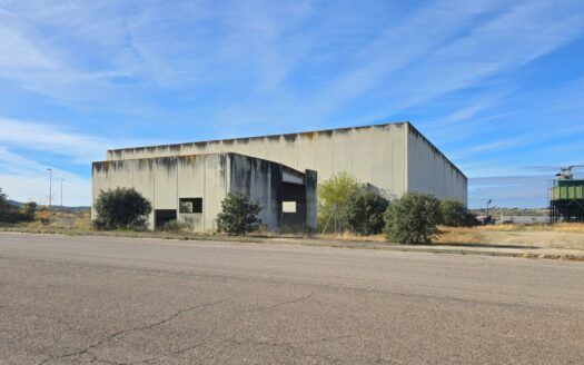 Nave industrial en venta en el Polígono Arroyo Caballo (Trujillo)