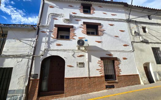 Casa reformada en venta en Malpartida de Plasencia