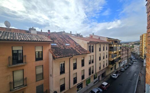 Amplia vivienda junto a la Puerta Berrozana, Plasencia