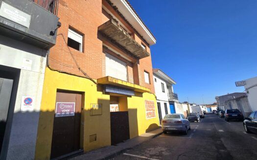 Edificio en venta con múltiples posibilidades en Alcuéscar