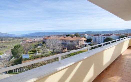 Espectacular ático en venta en Plasencia con gran terraza y vistas al Valle