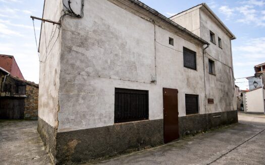 Vivienda a reformar en Piornal