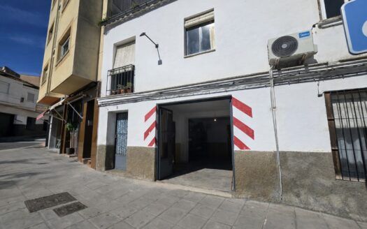 Vivienda local en venta junto al centro de salud Luís de Toro en Plasencia