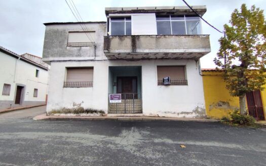 Casa en venta en Madroñera
