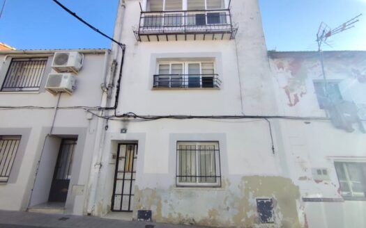Vivienda a reformar en venta en Malpartida de Plasencia.