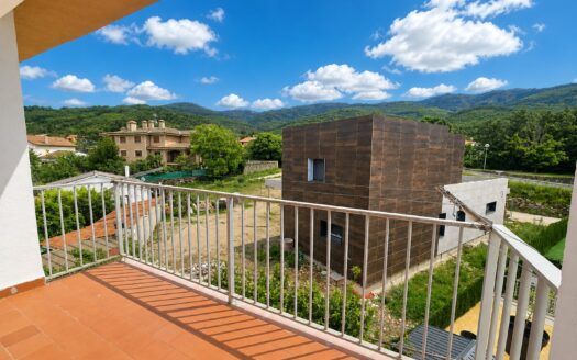 Amplia vivienda en venta en Hervás