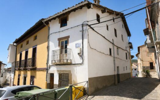 Casa con gran potencial de reforma en el corazón de Jarandilla de la Vera
