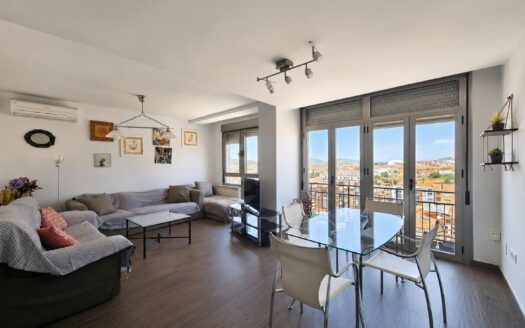 Espectacular vivienda totalmente reformada en Juan Carlos I, Plasencia