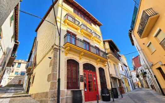 Edificio en venta en Hervás con gran potencial de inversión